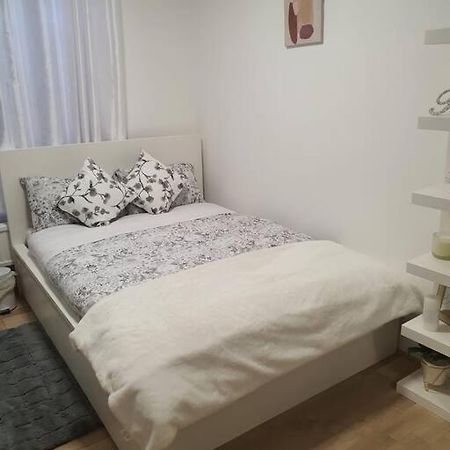 2 Bedroom Flat In Vauxhall, Londra Dış mekan fotoğraf